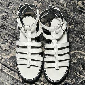 Oasis Society Elegant White Strappy Sandals